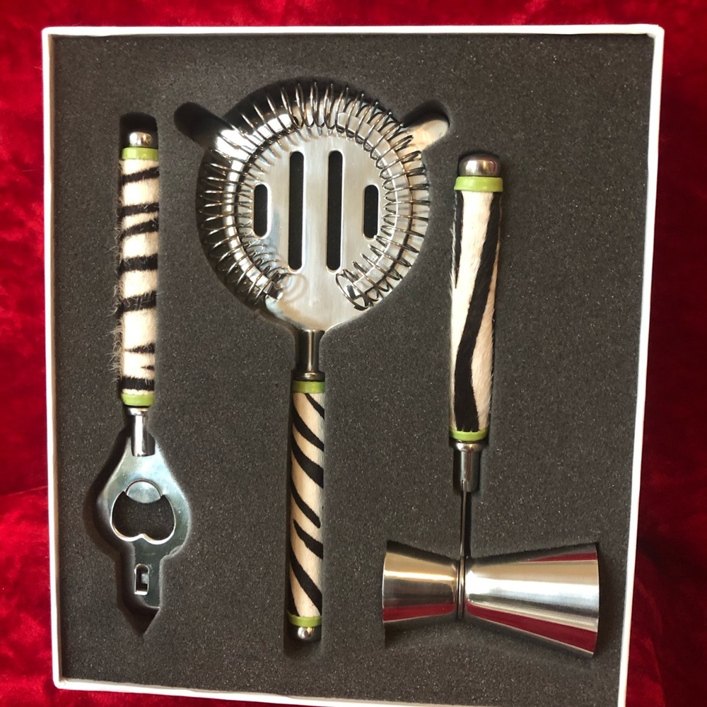 NWOT Toss 3 Pc Pony Bar Set